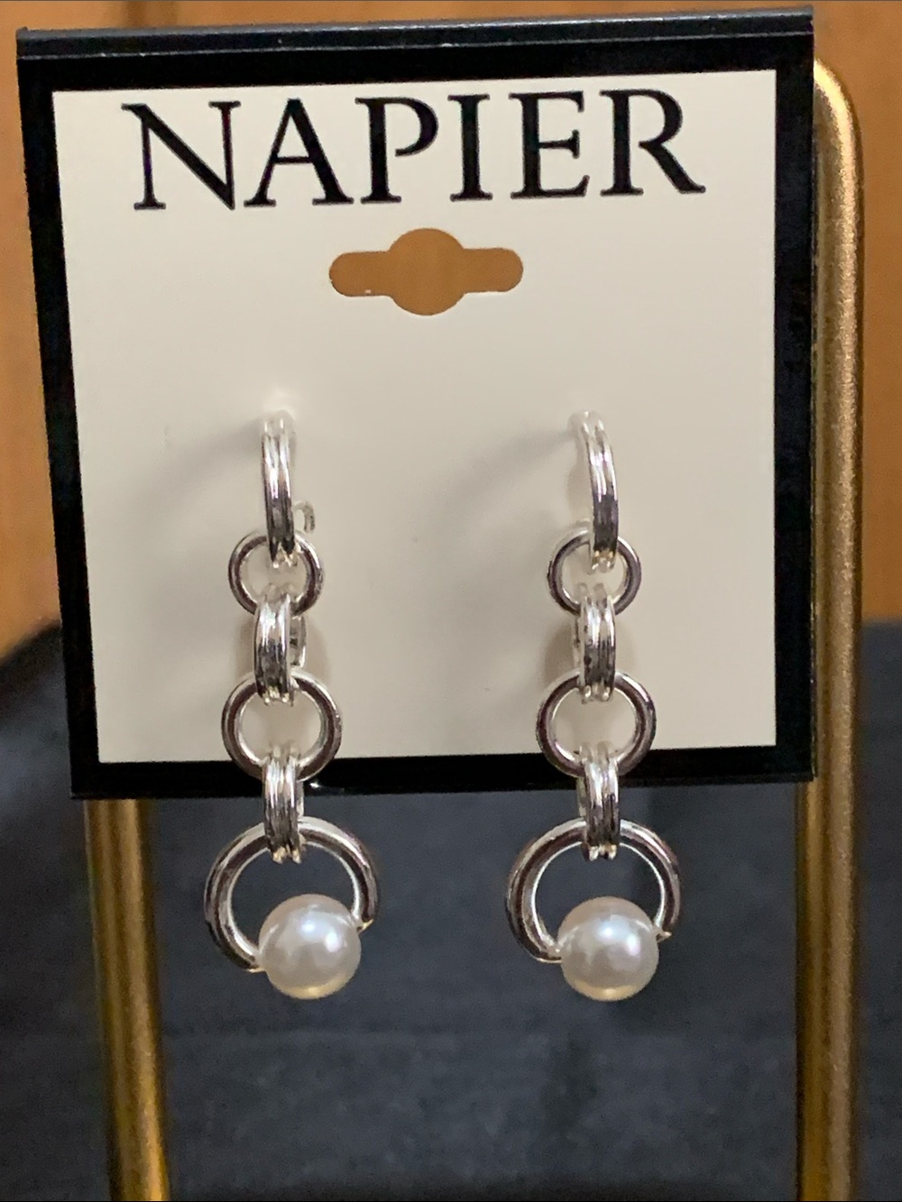 NWT Napier silver tone chain and faux pearl earrings